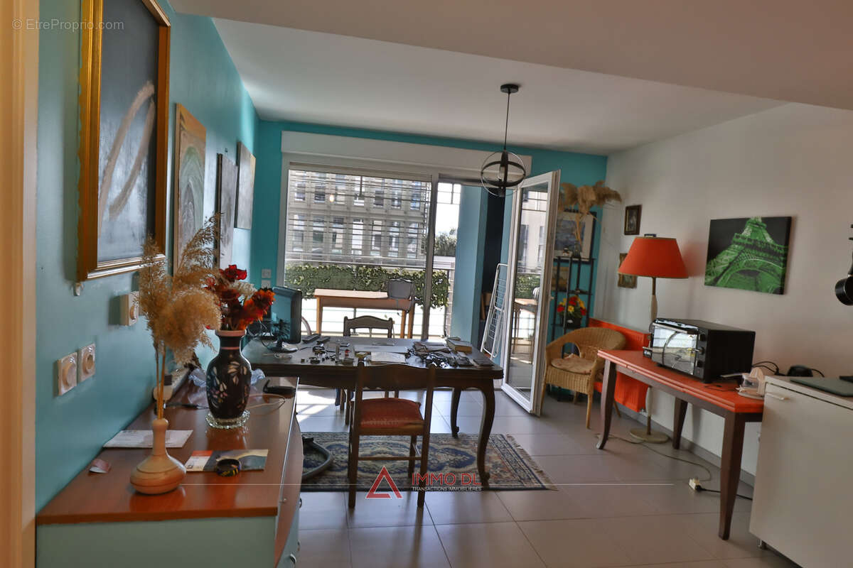 Appartement à MARSEILLE-3E