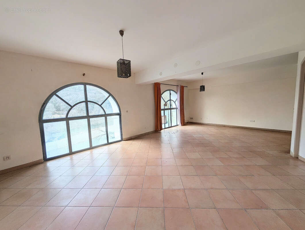 Appartement à LAROQUE