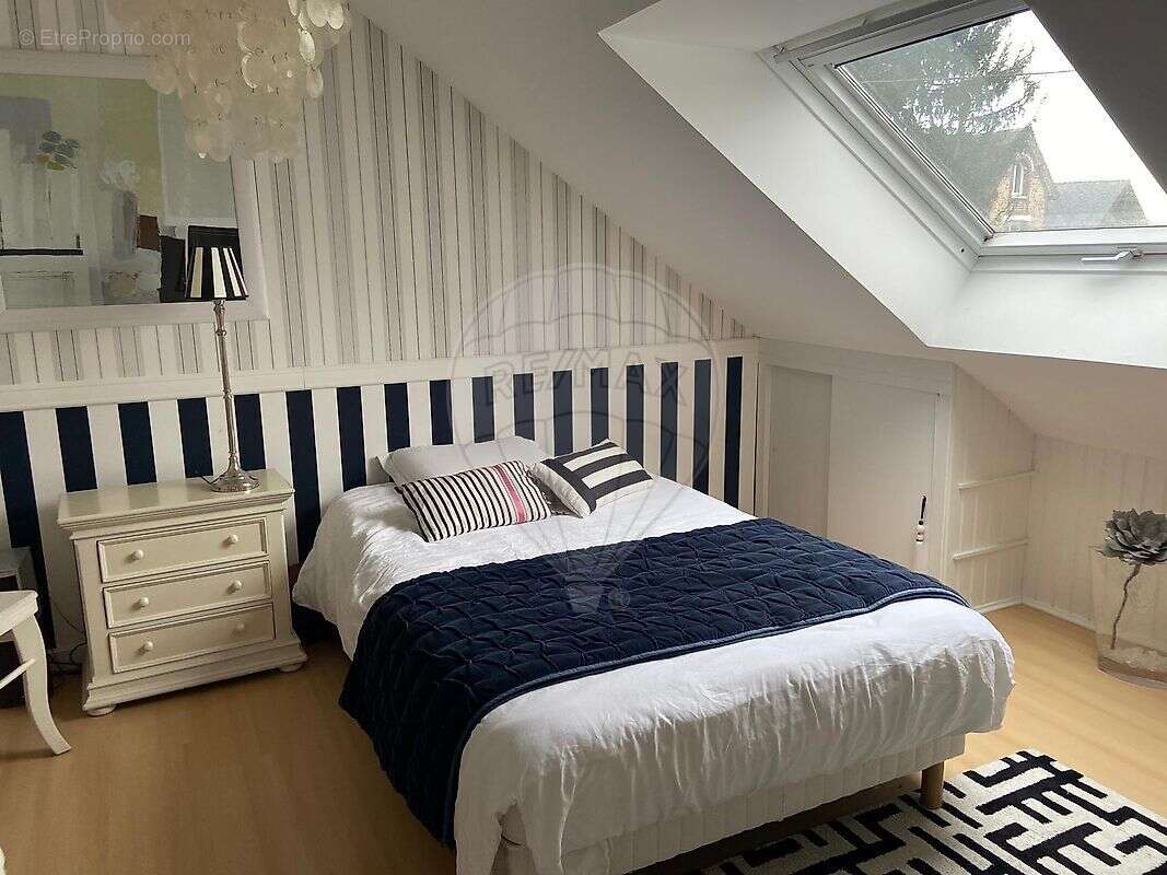 Maison à LE MESNIL-ESNARD