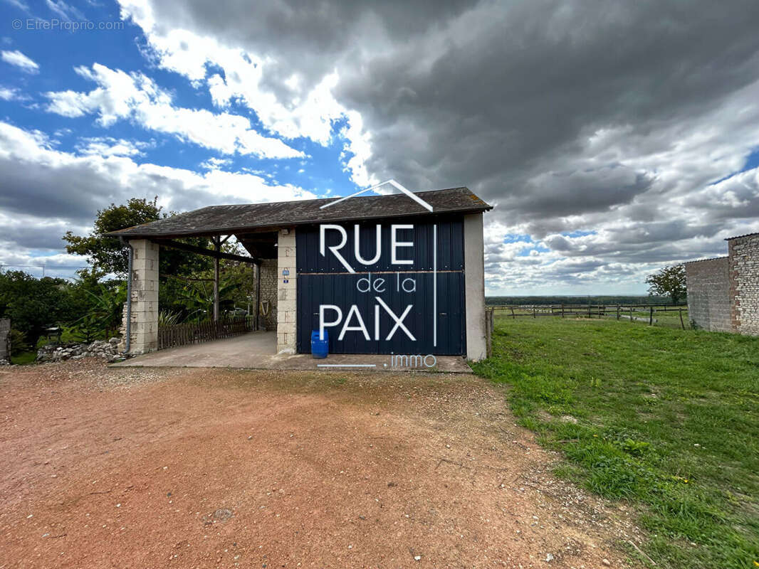 Maison à LA ROCHE-RIGAULT