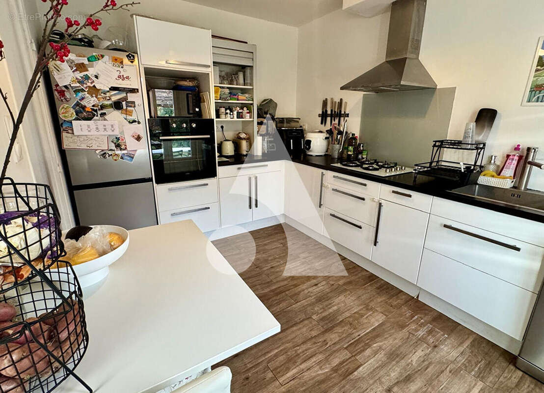 Maison à L'ISLE-SUR-LA-SORGUE