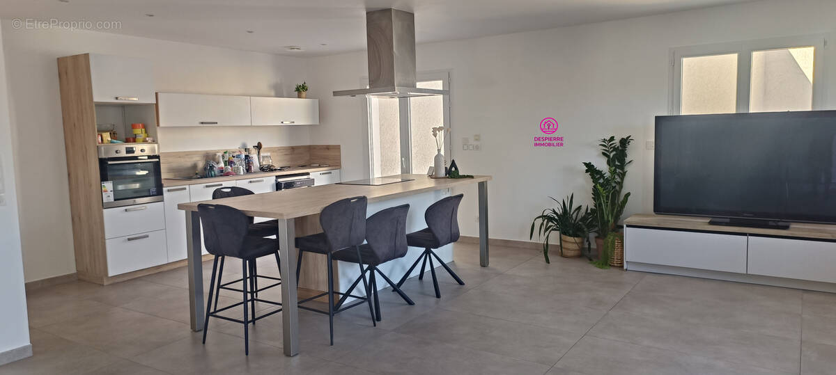 Appartement à AUBERIVES-SUR-VAREZE
