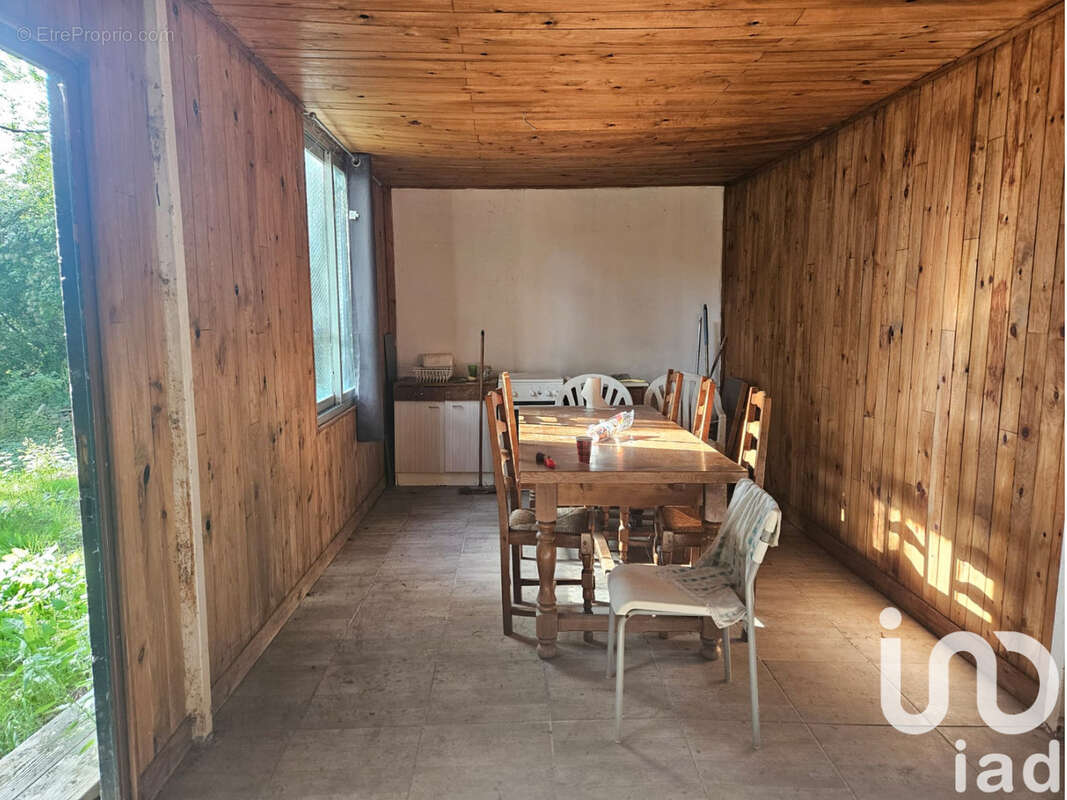 Photo 7 - Terrain à LAROCHE-SAINT-CYDROINE