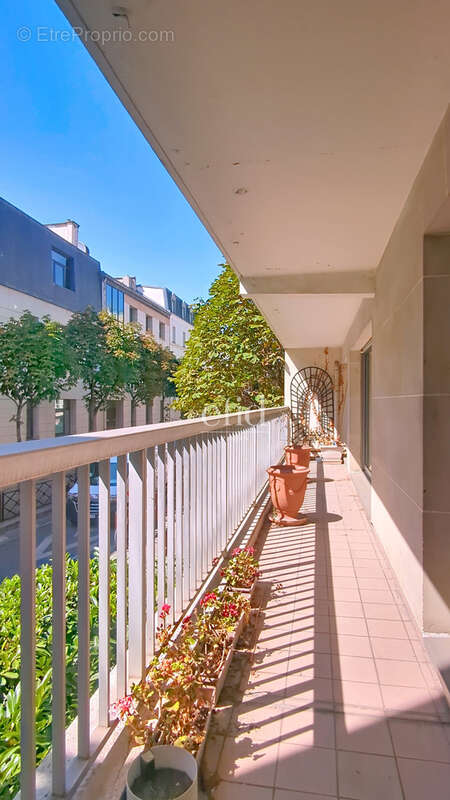 Appartement à NEUILLY-SUR-SEINE