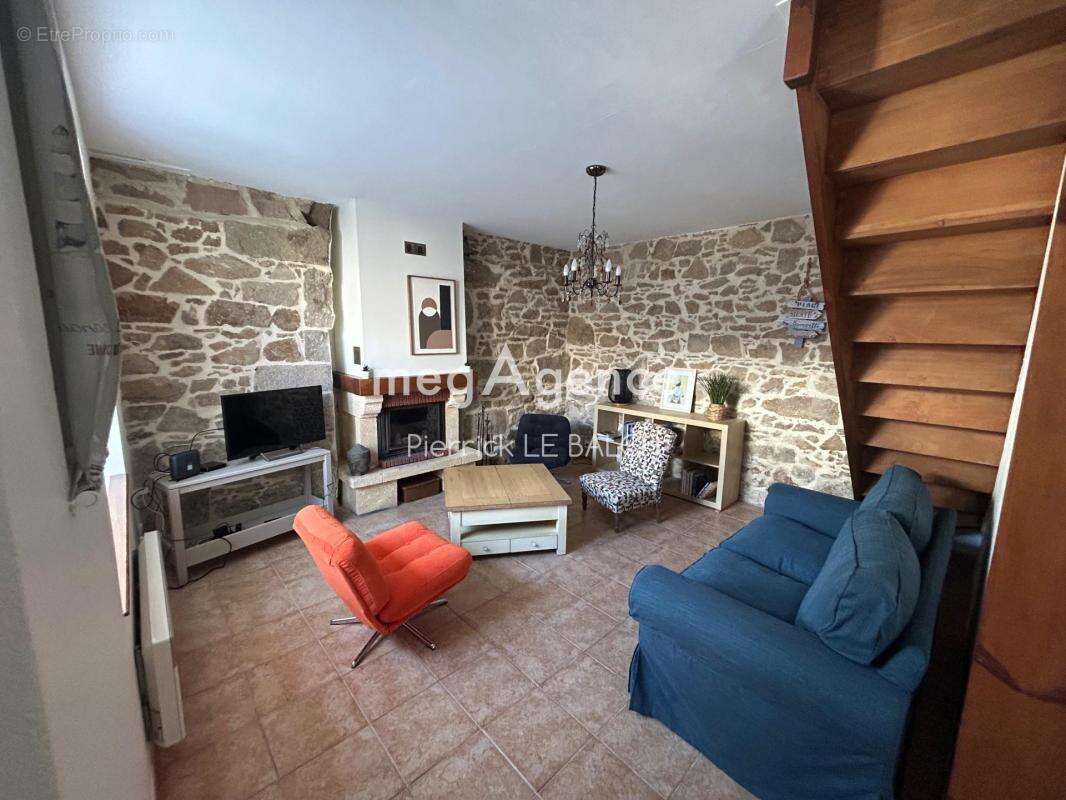 Charmante maison de caractère rénovée à Trégastel 85 m² - photo 3