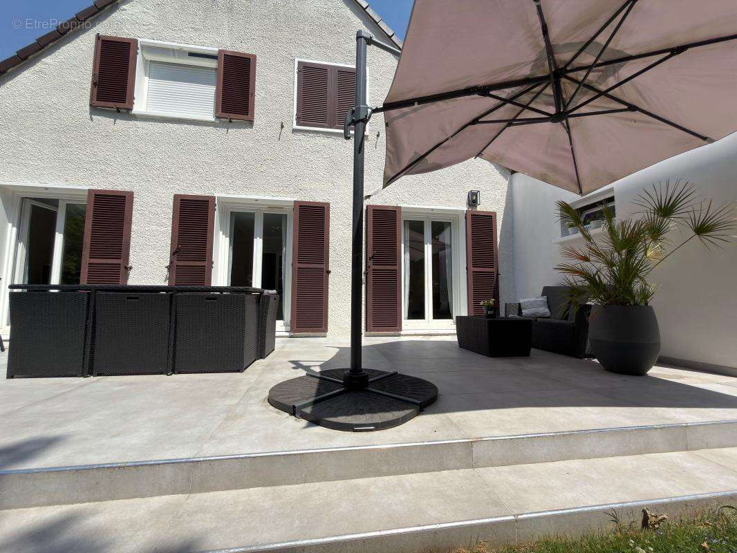 Maison à CLAYE-SOUILLY