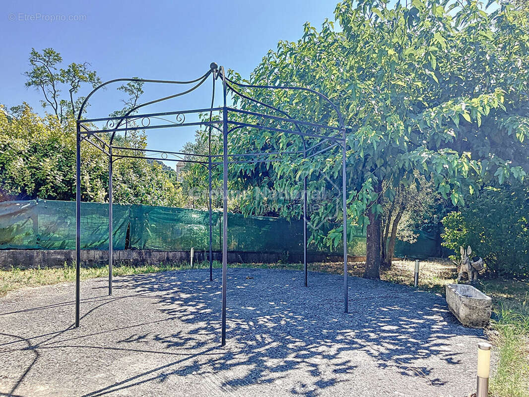 Maison à SAINT-PAUL-TROIS-CHATEAUX