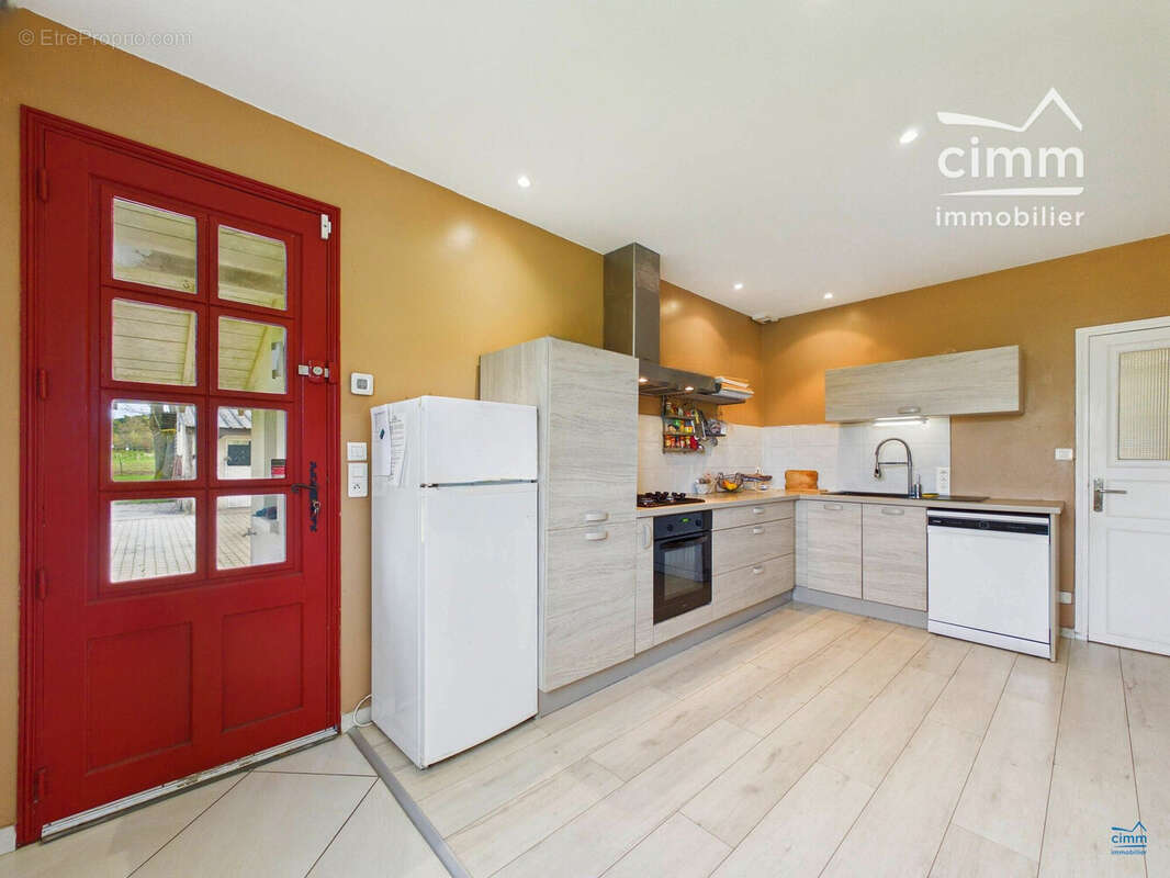 Maison 177 m² à Neuille  - photo 6