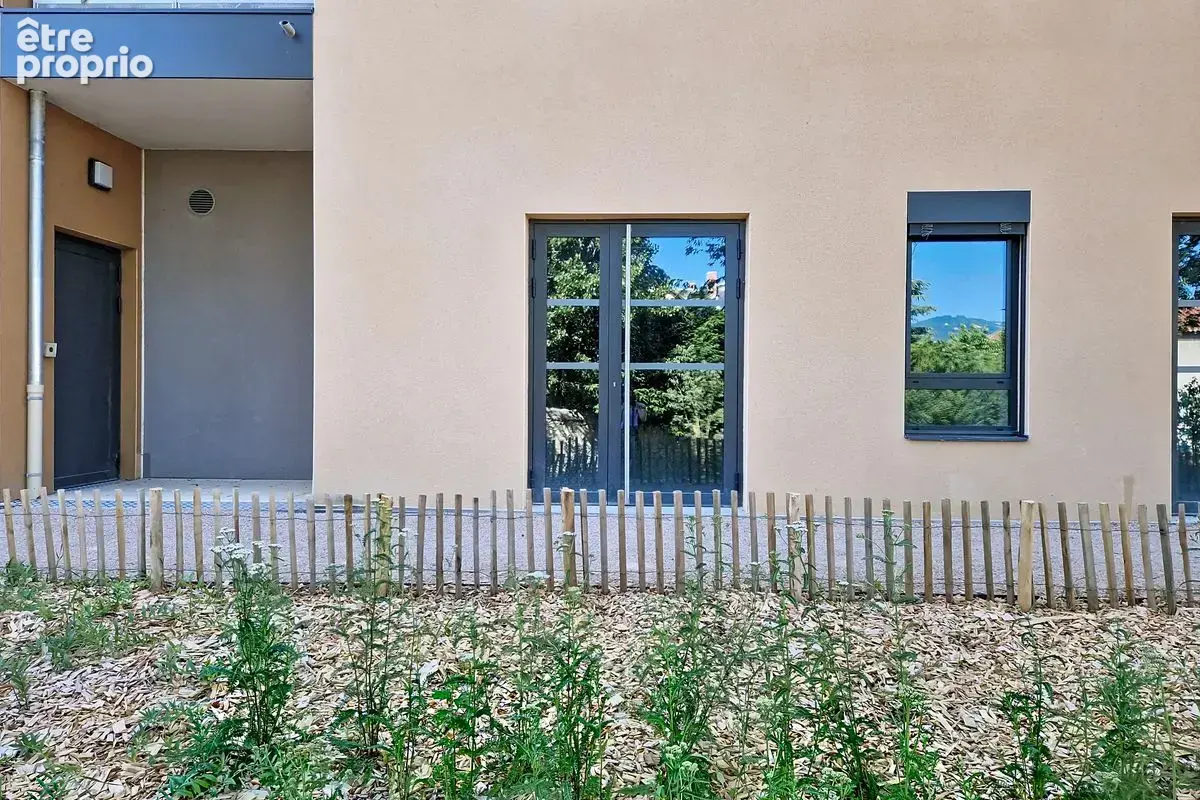 Local commercial 47 m² à vendre – « Pôle santé » à Mornant - photo 4