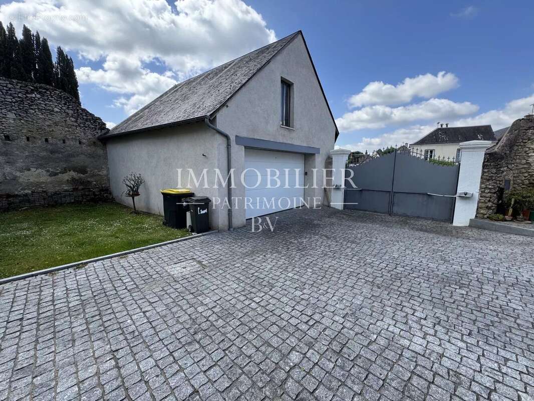 Maison à LA CHAUSSEE-SAINT-VICTOR