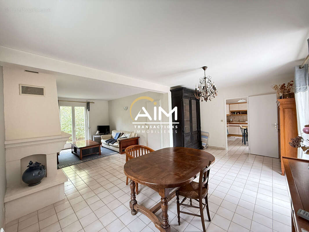 Maison à MONTLOUIS-SUR-LOIRE