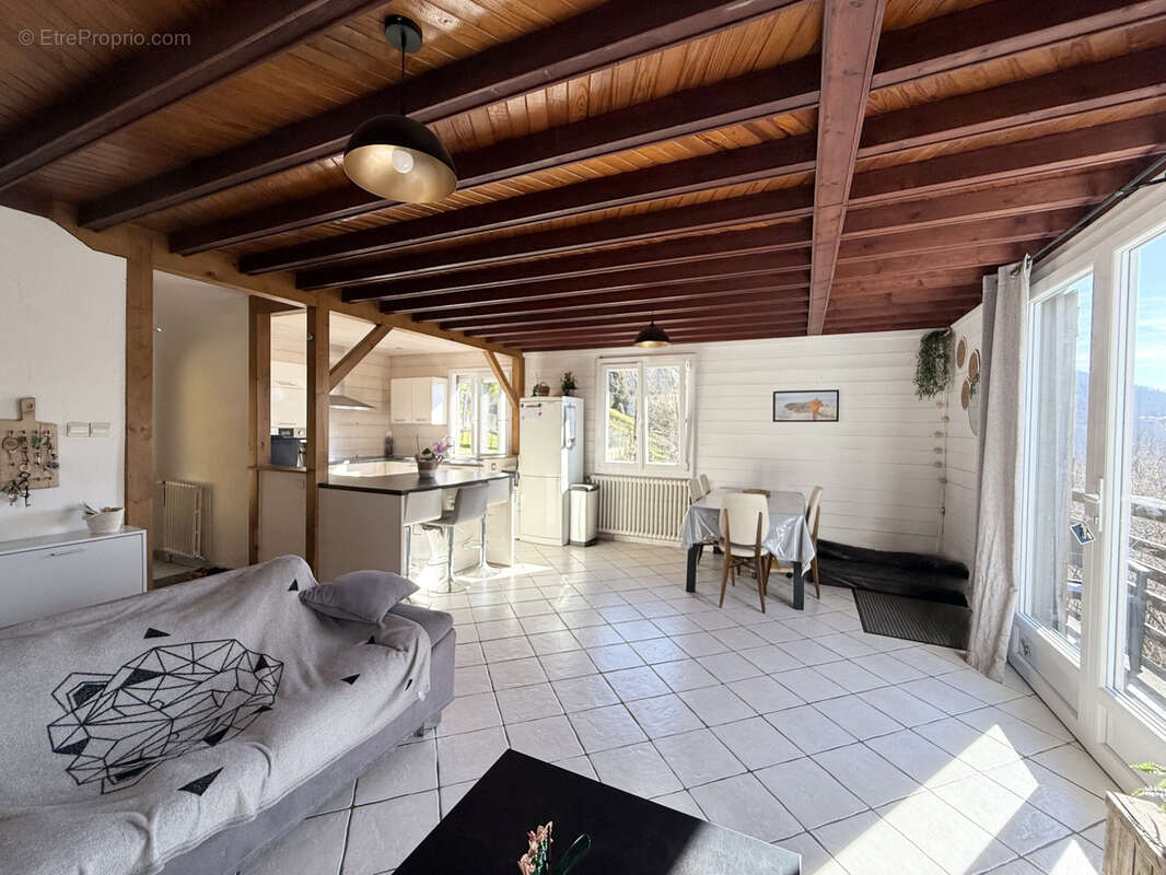 Maison à UGINE