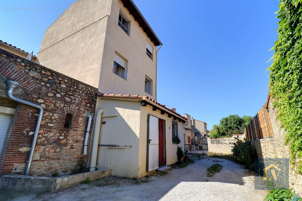 Maison à VILLENEUVE-LA-RIVIERE