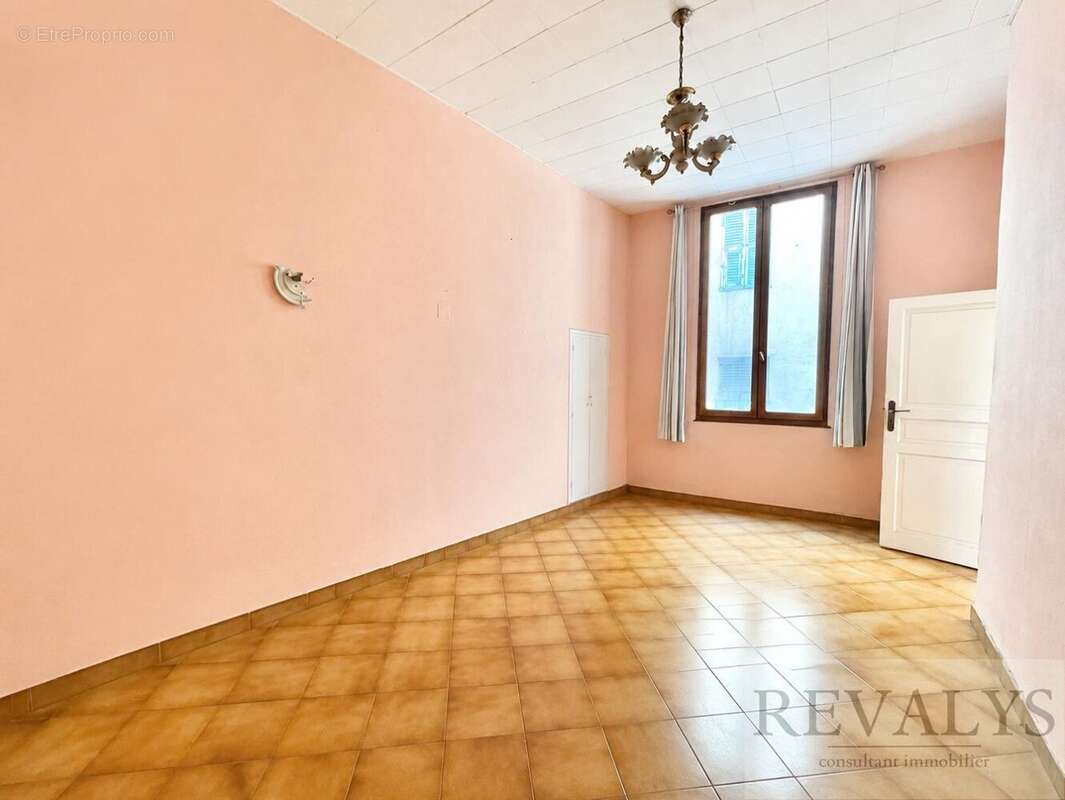 Alpes maritimes (06) - vieux nice cours saleya - appartement 3 pieces a renover a deux pas de la promenade - photo 5