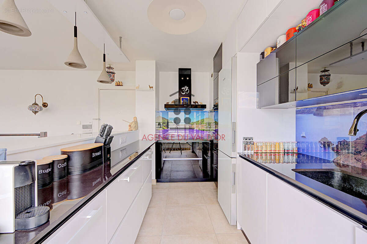 Appartement à SURESNES