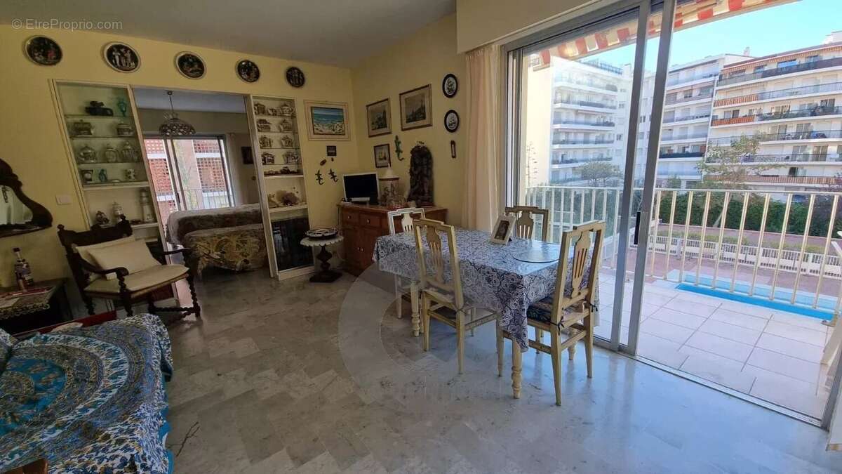 Appartement à ROQUEBRUNE-CAP-MARTIN