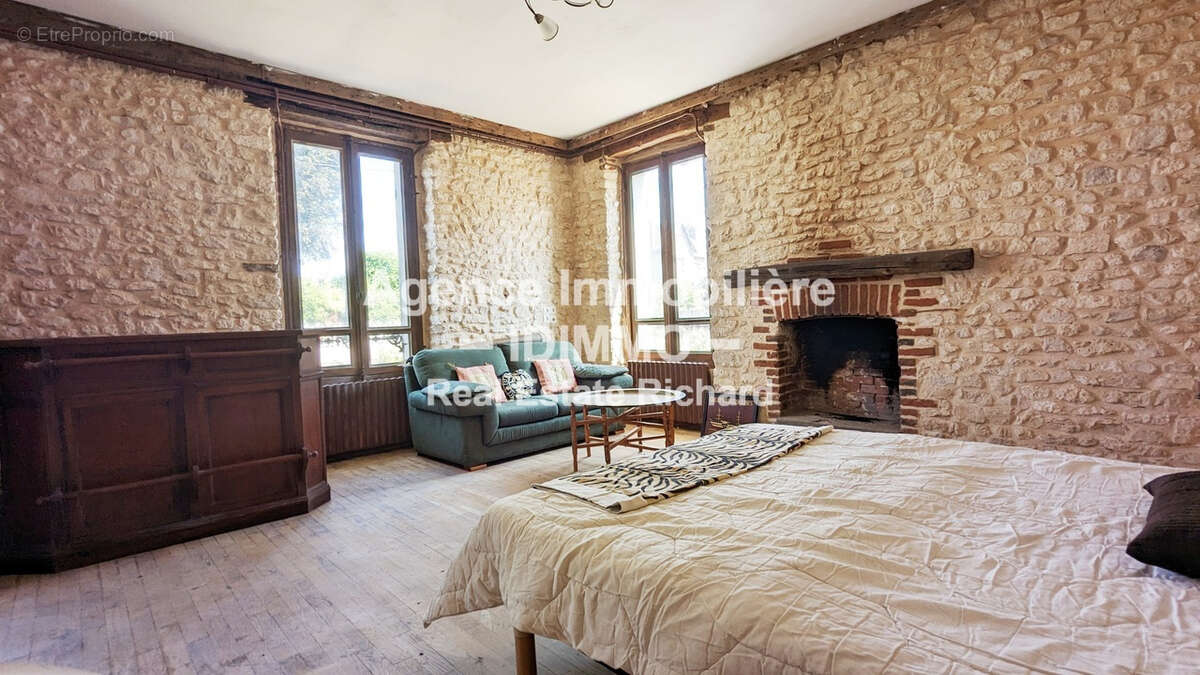 Maison Bourgeoise 4 pièces sur 752 m2 à Corbeilles-en-Gâtinais   à vendre - photo 6