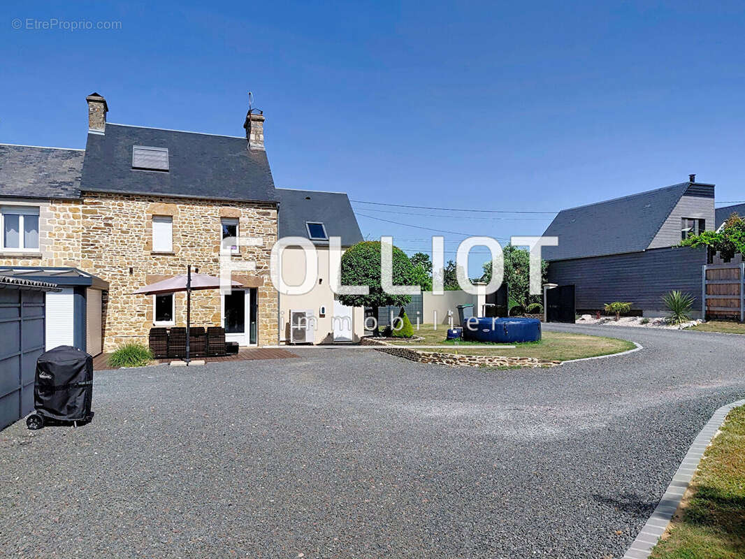 Maison à TROIS-MONTS