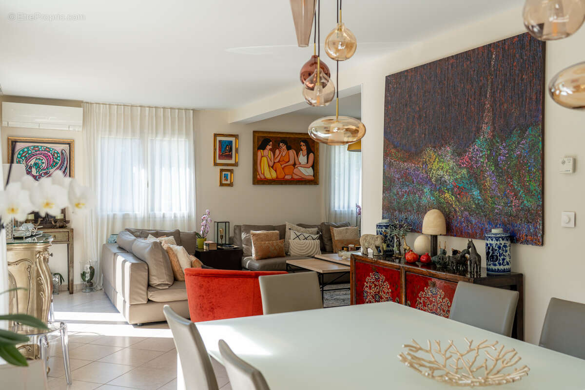 Maison à PREVESSIN-MOENS