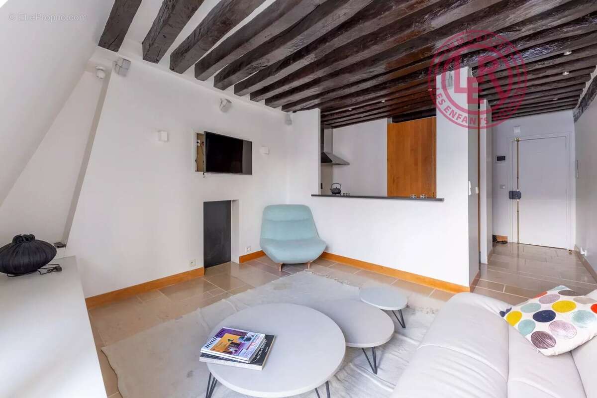 Appartement à PARIS-3E