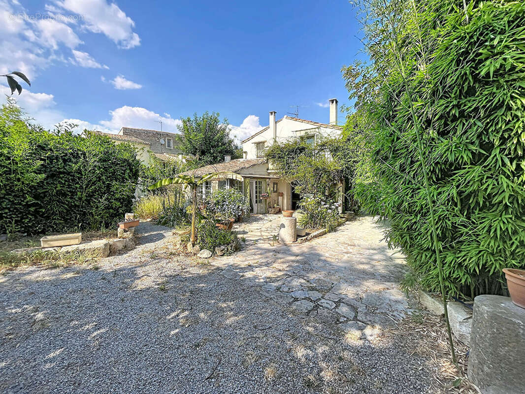 Maison de caractère au coeur de Lunel-Viel avec 813 m² de terrain - photo 2