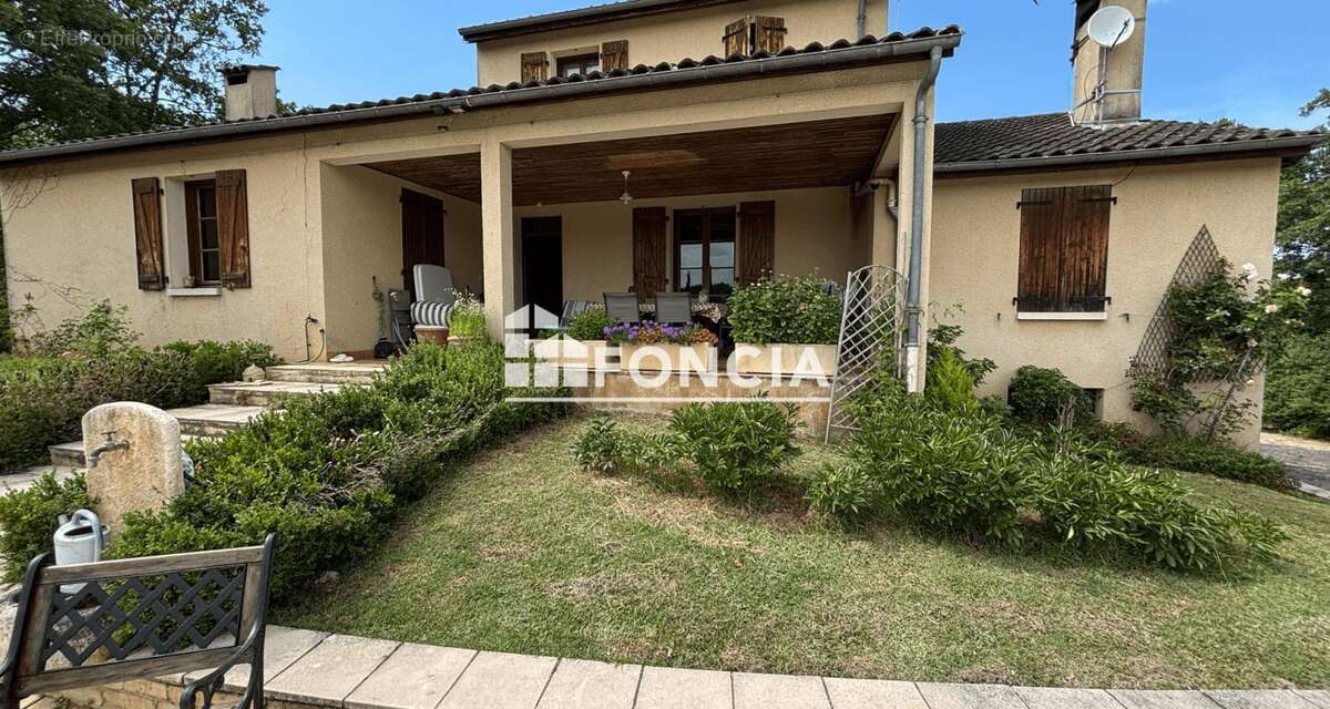 Maison idéalement situé avec piscine sur 1,7 ha de terrain - photo 3