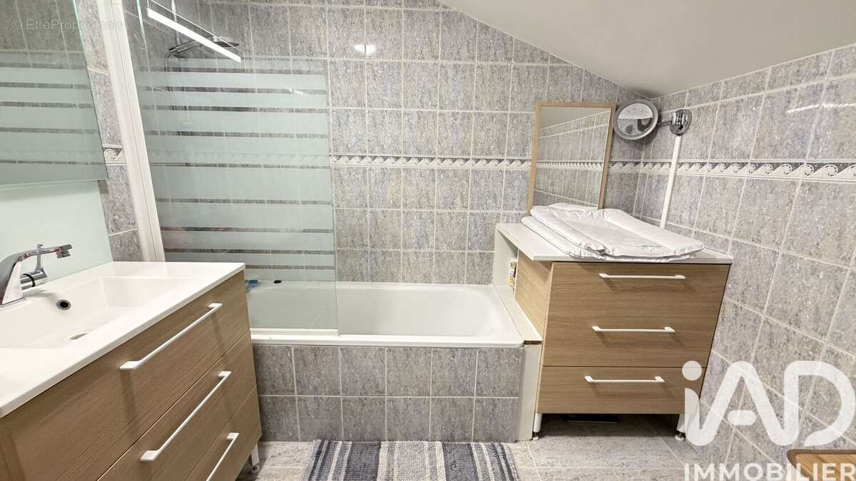 Photo 9 - Appartement à SAVIGNY-LE-TEMPLE