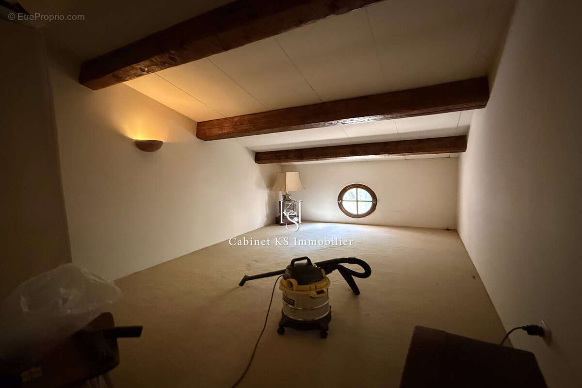 Maison 5 pièces 120 m² à vendre à Nans-Les-Pins (83860) - photo 8