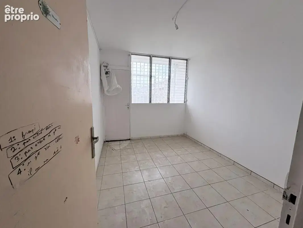 A VENDRE : Appartement T4 aux Abymes (97139) - photo 12