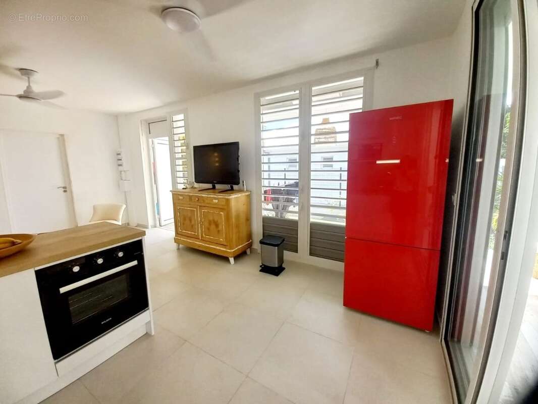 Villa premium T3 & son T2 à vendre à SAINTE ANNE Bourg (971) Guadeloupe - - photo 8