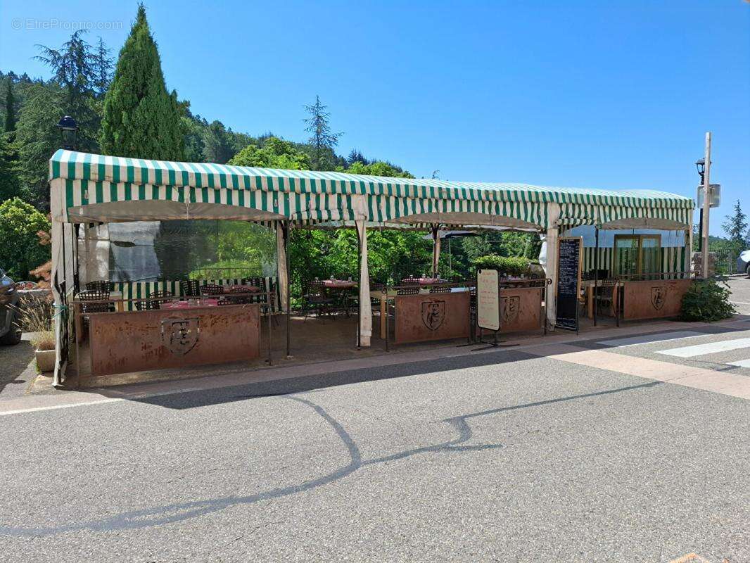 Ensemble immobilier de 338 m²  ancien hôtel-restaurant et maison de caractère 285000 - photo 2