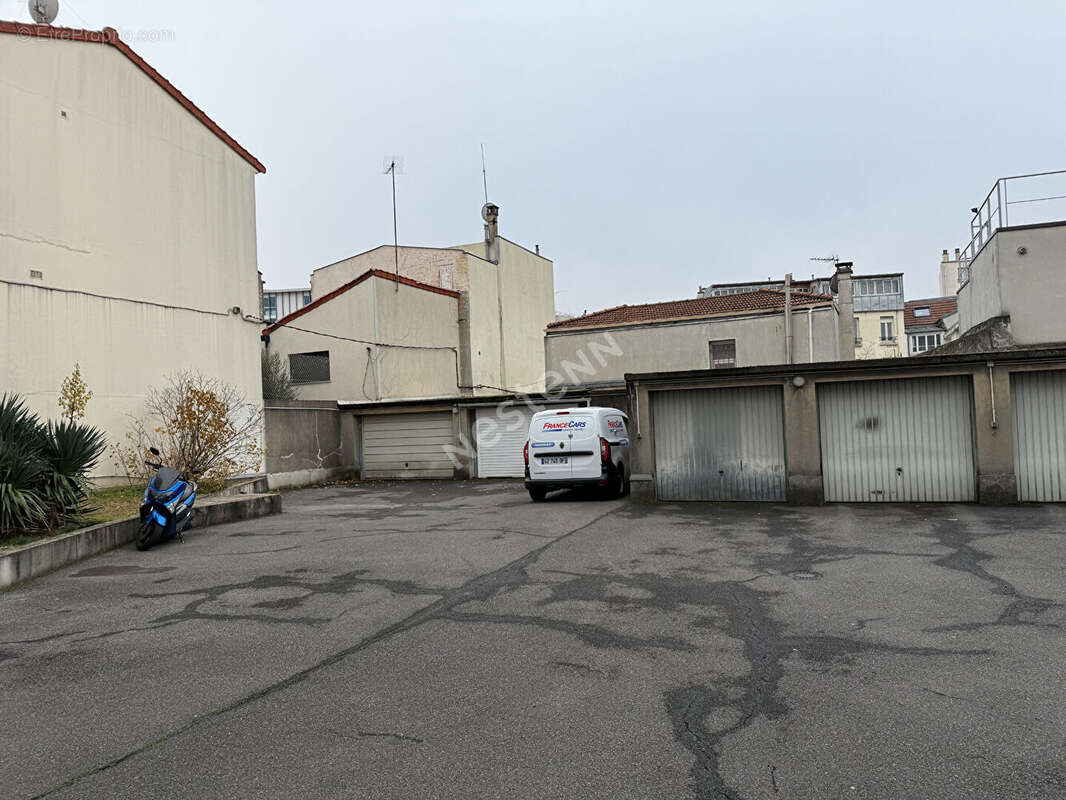 Ideal investisseur ensemble de 10 box et 20 places de parking sur montreuil, quartier croix de chavaux ,  a vendre 10 boxes et 2 - photo 5