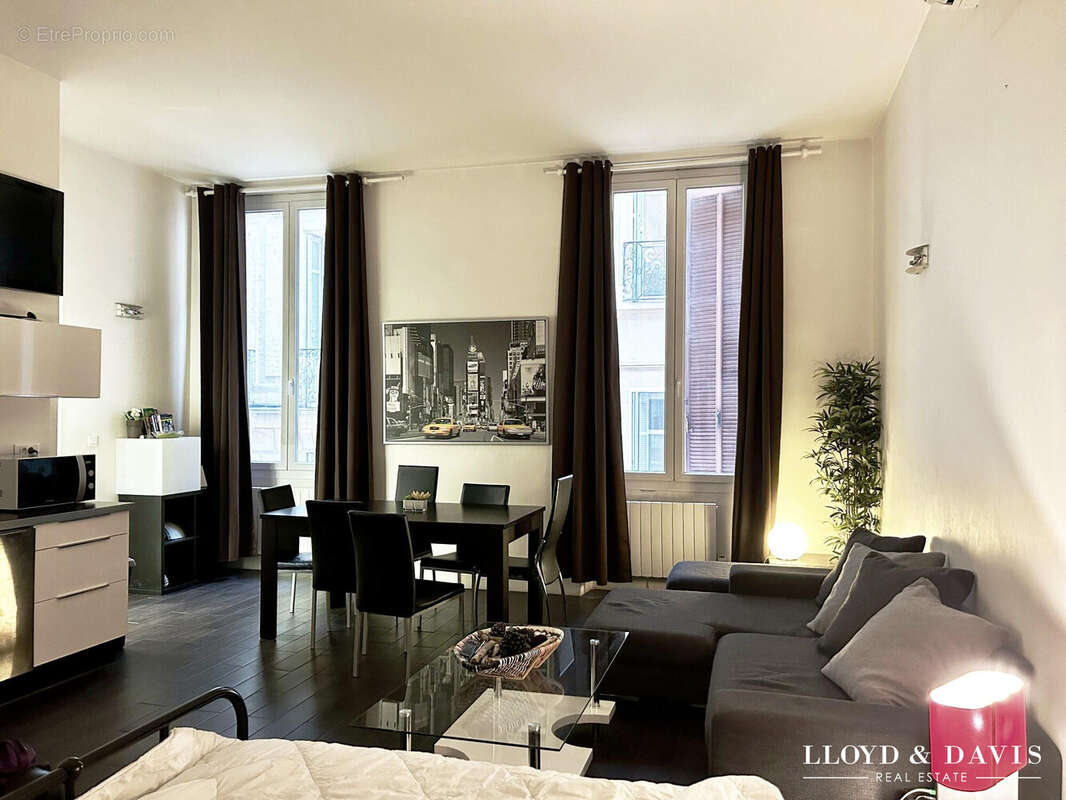 Appartement à MARSEILLE-1E
