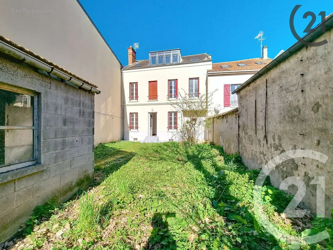 Autre à BRIE-COMTE-ROBERT
