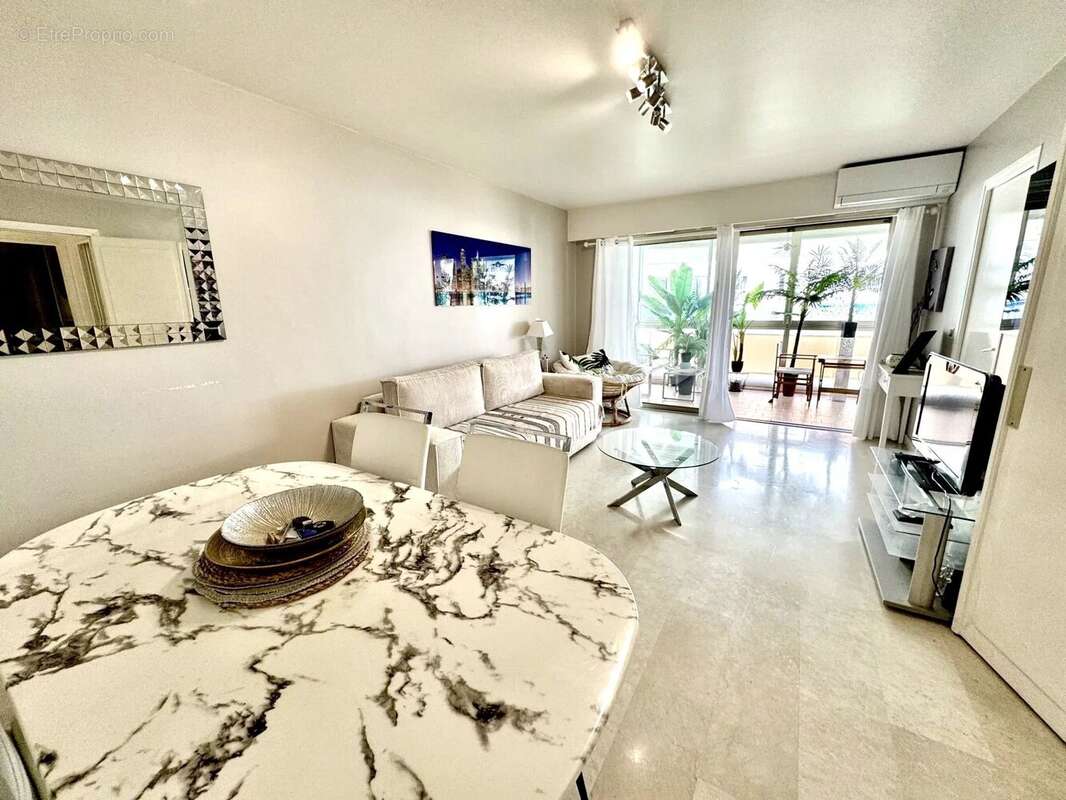 Appartement à LE CANNET
