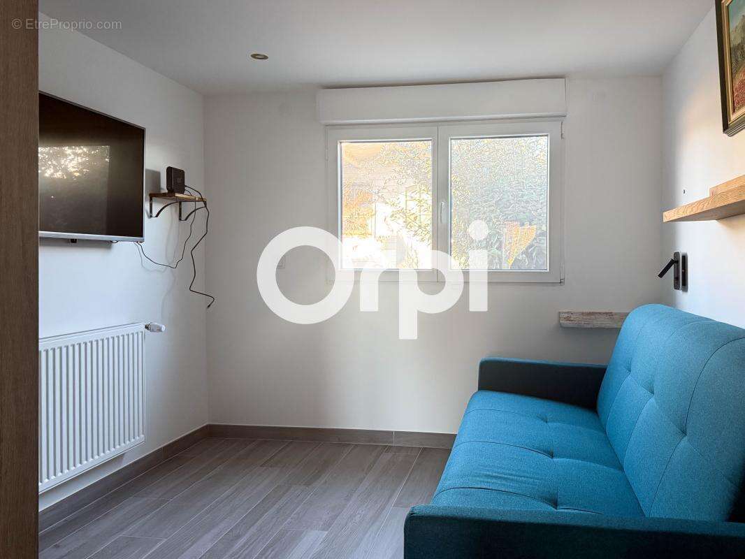 Maison à SAINT-LAURENT-DE-LA-PREE