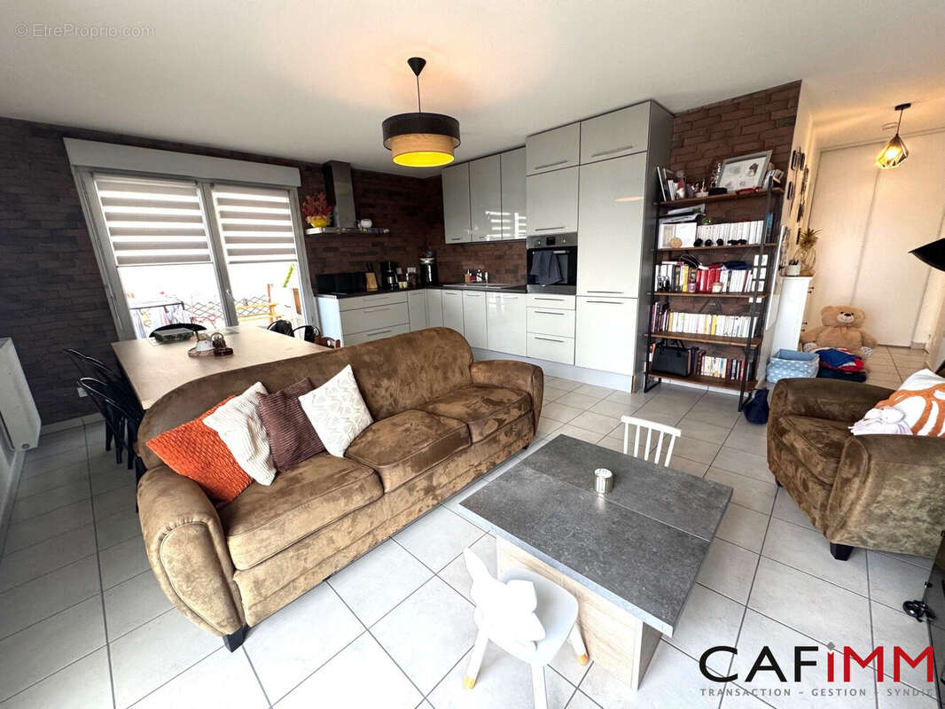 Appartement à MEYZIEU