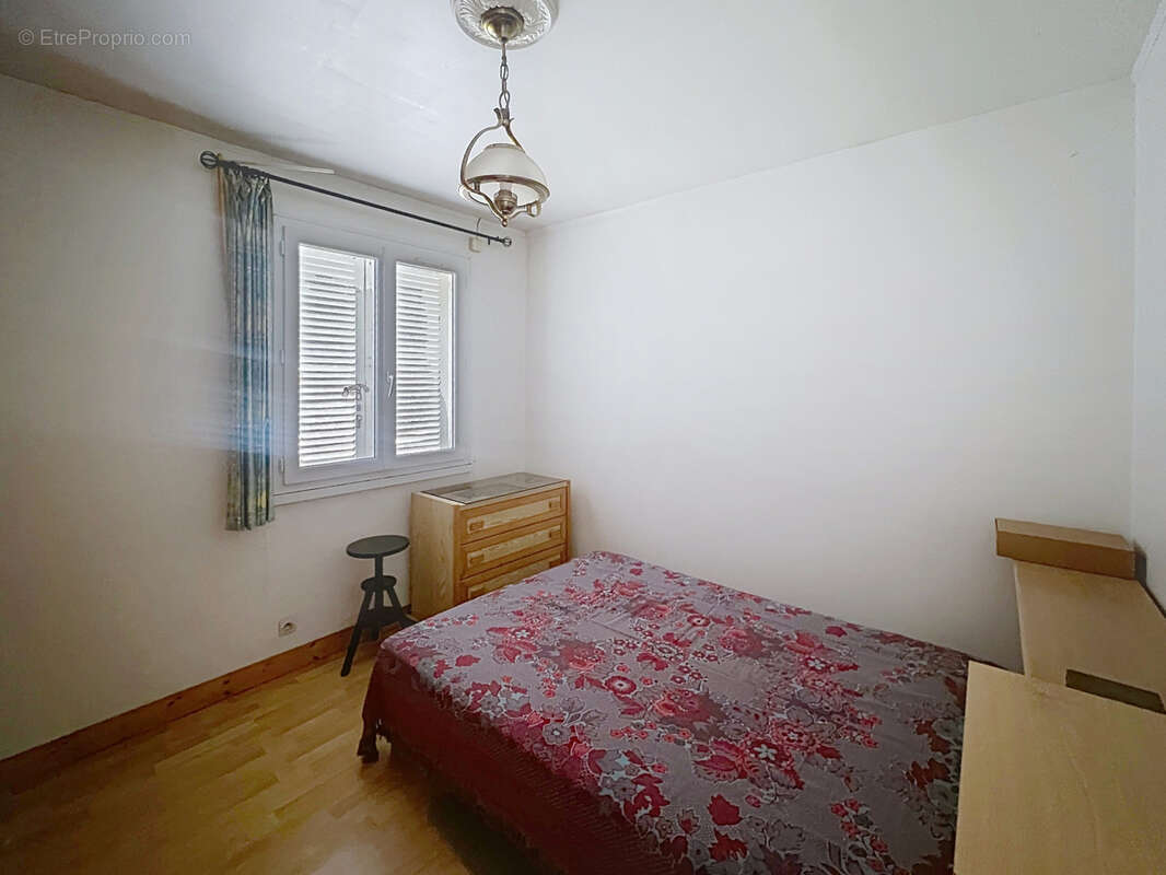 Maison plain pied sur 653 m2 st genevieve des bois - photo 11