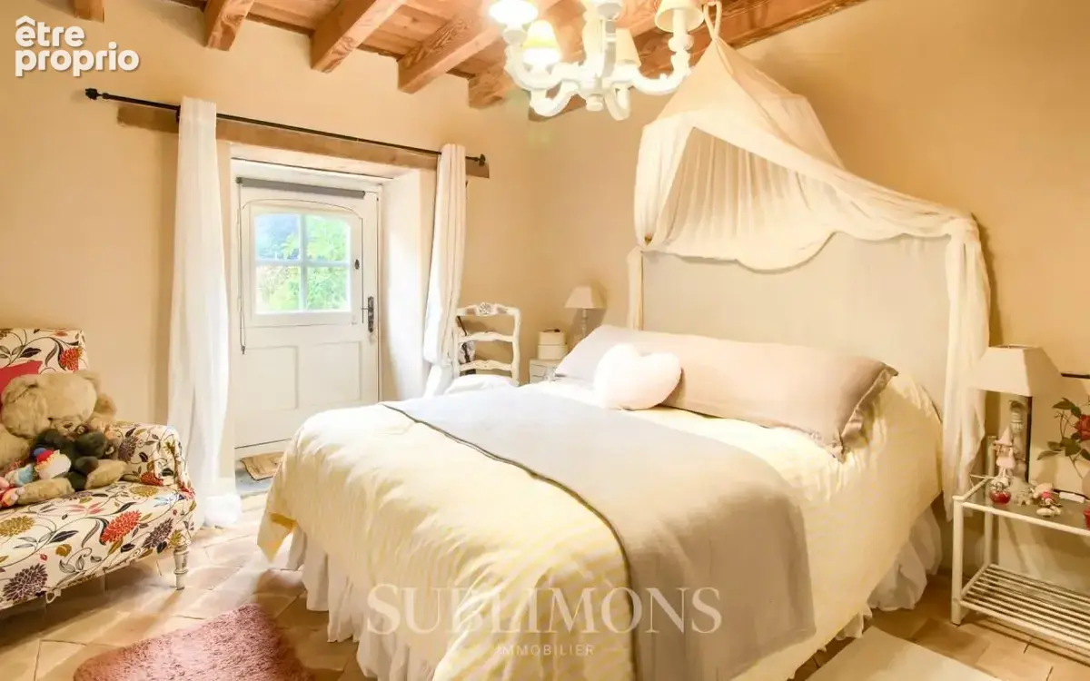 Exclusivité : Charme Authentique et Confort Absolu près du Lac - photo 6