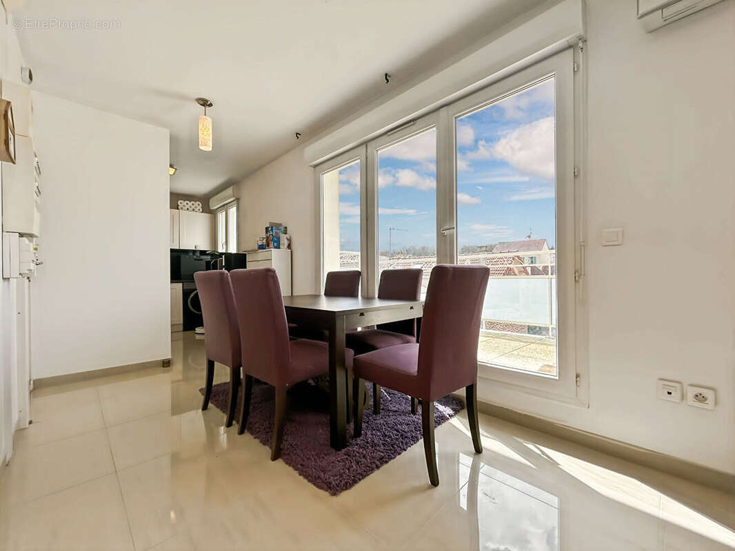 Appartement à ROSNY-SOUS-BOIS