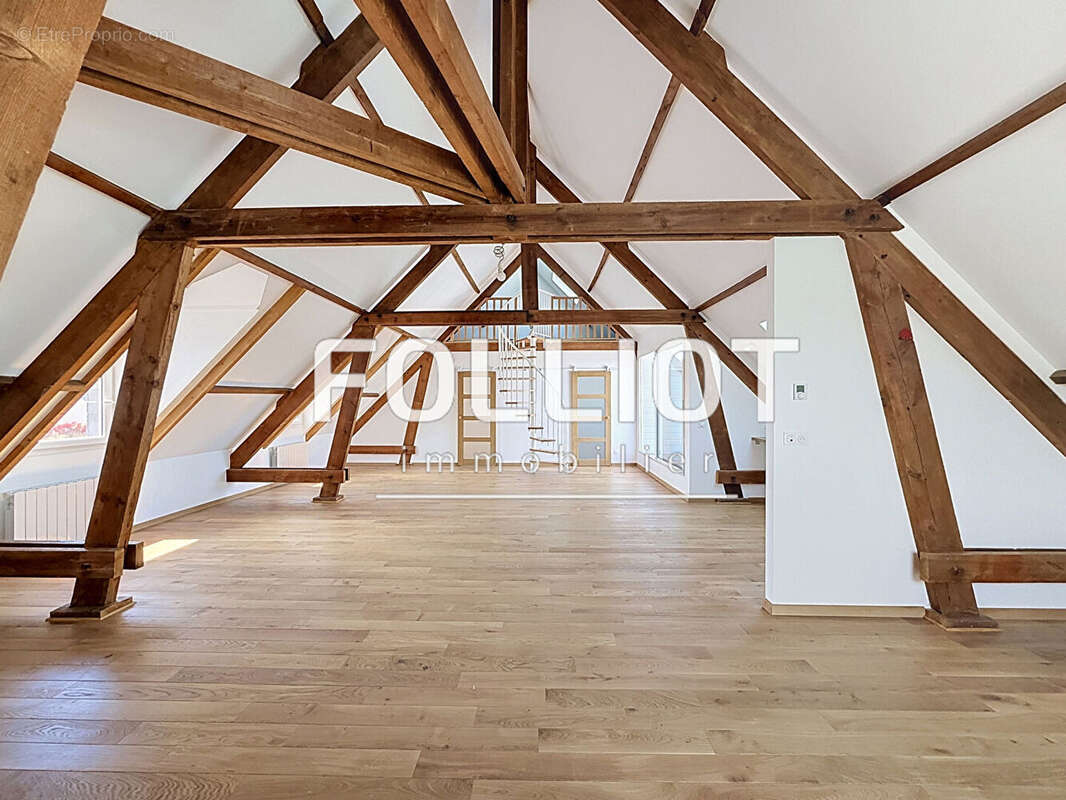 A Vendre  Appartement de charme style loft ? Dernier étage ? Terrasse et vue dégagée ? Coeur de Barneville-Carteret - photo 3