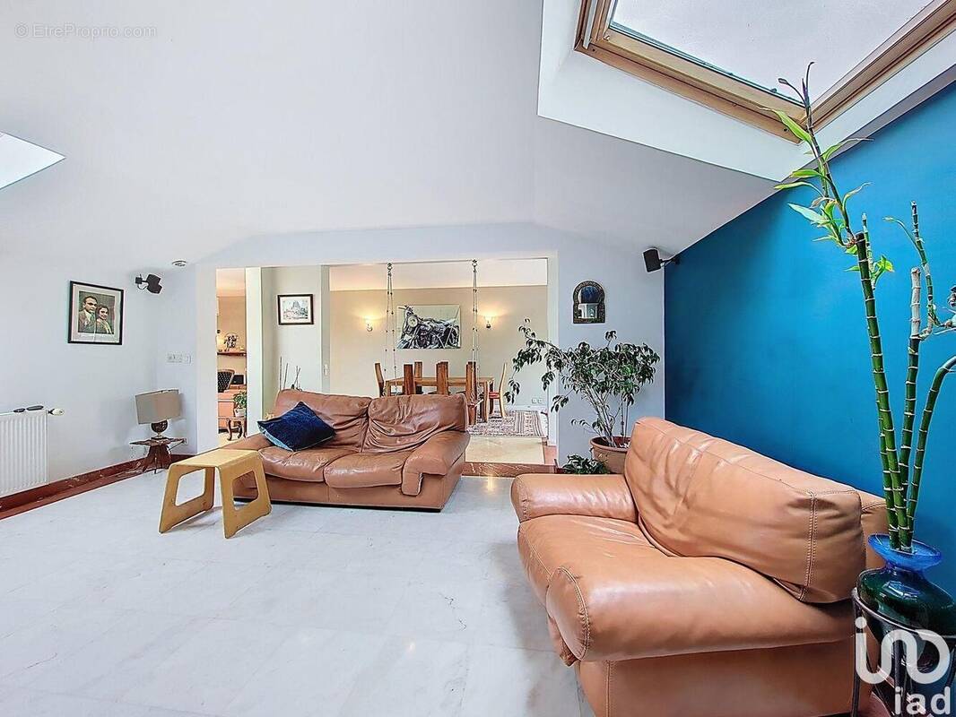 Photo 1 - Commerce à LES MUREAUX