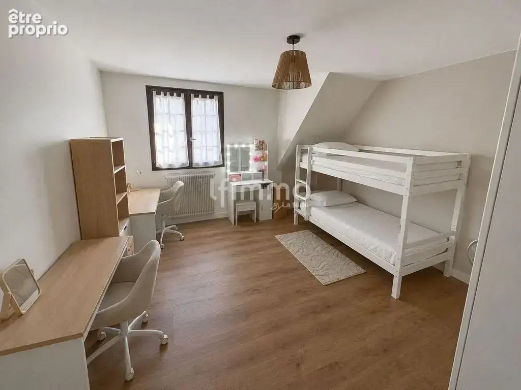 Maison 120m2 avec 6 pièces et jardin - photo 10