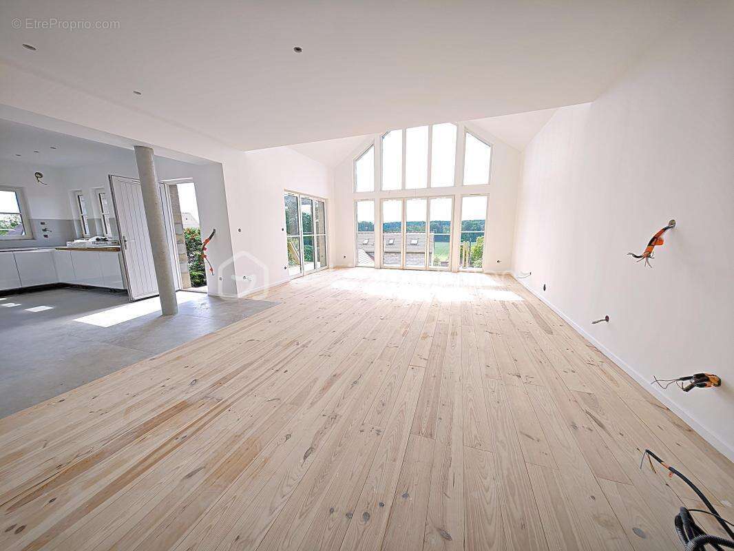 Maison exceptionnelle vue panoramique, d’une superficie de 144 m², sur sous-sol de 56 m² édifié sur terrain de 410 m² arboré et  - photo 6