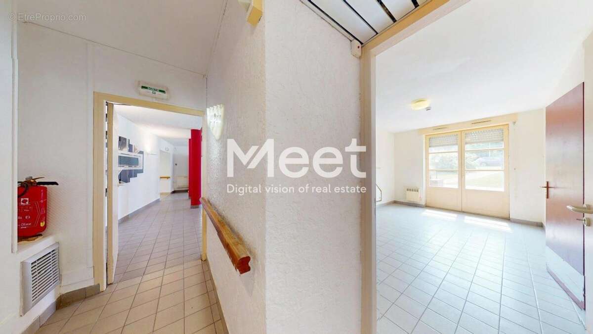 Commerce 790 m² à Diges  - photo 11