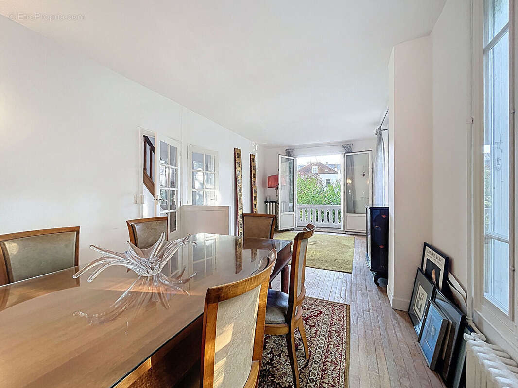 Maison à SAINT-MAUR-DES-FOSSES