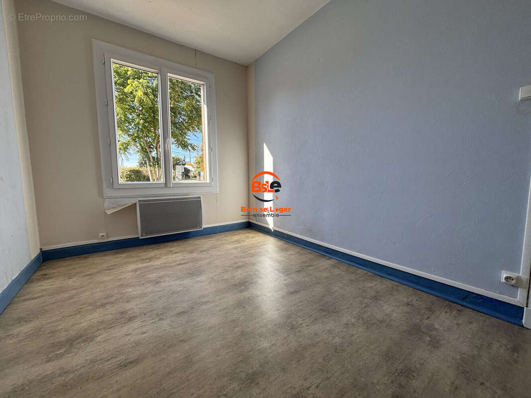 MAISON PLAIN-PIED 2 CHAMBRES TERRAIN PONT DU CHATEAU AGENCE BSLE  - Maison à PONT-DU-CHATEAU