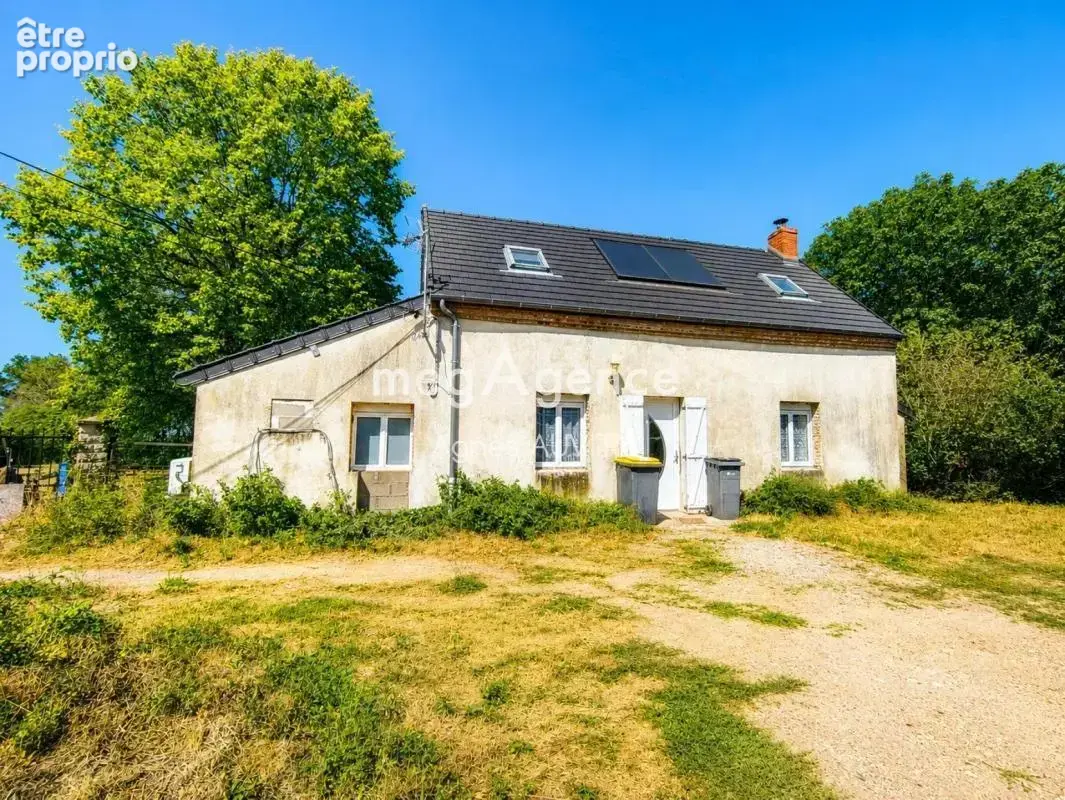 Maison à DURDAT-LAREQUILLE