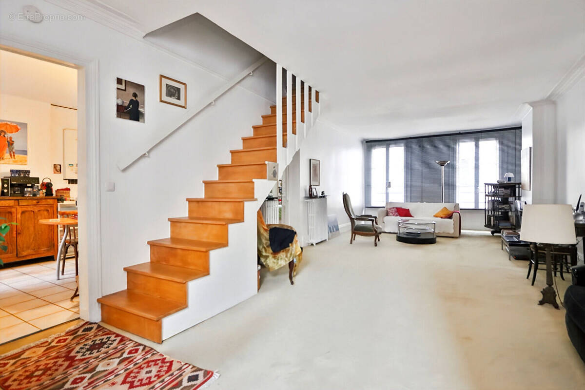 Appartement à PARIS-14E