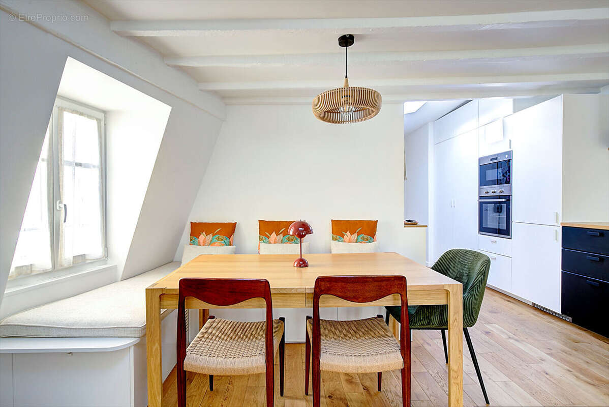 Appartement à PARIS-18E